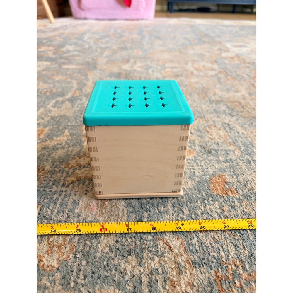 LOVEVERY Coin Bank with Blue Poker Top Montessori Toddler Toy - Picture 4 of 5